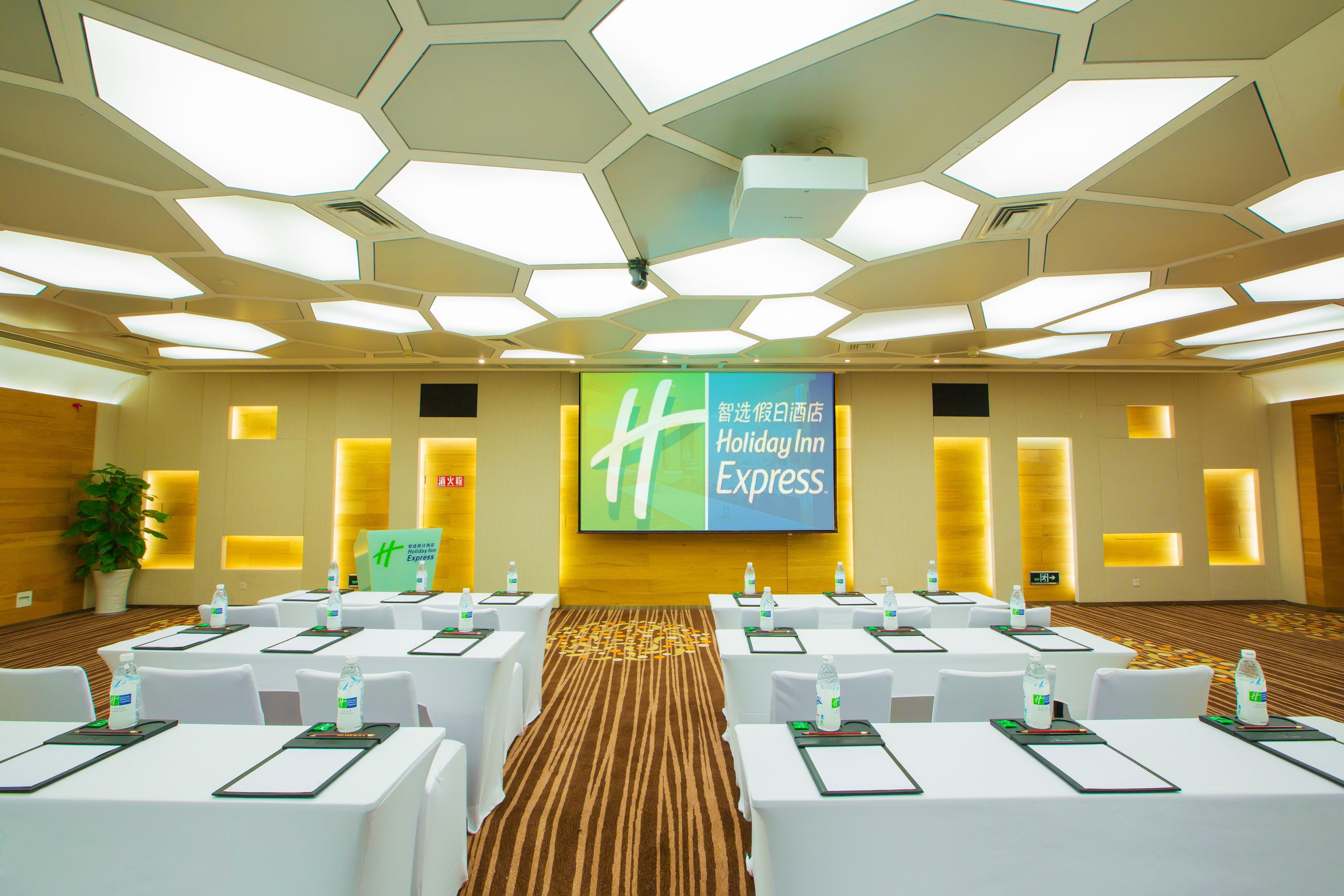 Holiday Inn Express Chengdu Gulou-Tianfu Square Chunxi Road Branch Exterior photo